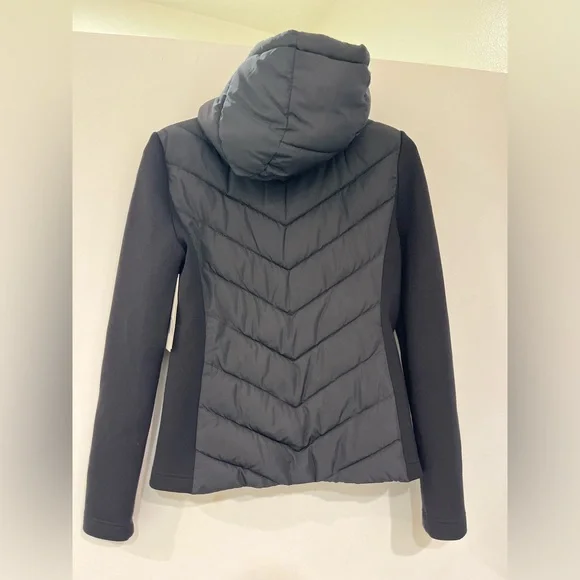 Zara Women's Stylish Black Puffer Jacket BNWT - Picture 2 of 6